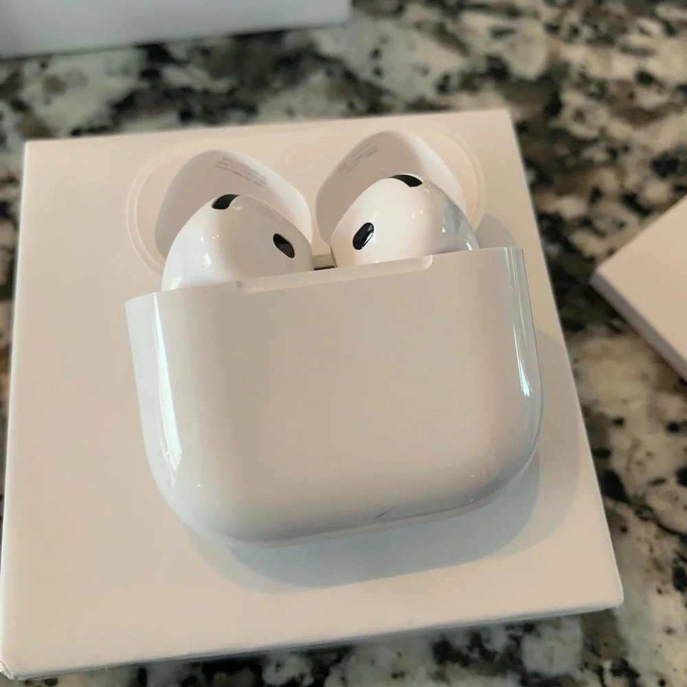 Apple AirPods 4 with Active Noise Cancellation